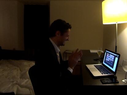 Teatro, carreras y un ordenador: así vivió Juan Diego Botto la entrega de los premios Goya