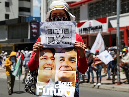 Una manifestación el pasado mes de septiembre en Quito en apoyo del expresidente Rafael Correa y el candidato al que promociona, Andrés Arauz.