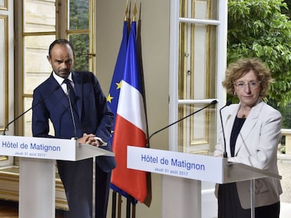 El primer ministro &Eacute;douard Philippe y la ministra de Trabajo Muriel Penicaud presentan este jueves la reforma laboral de Macron.