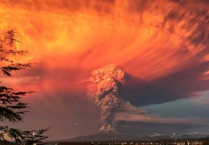 View of the Calbuco volcano in Puerto Varas, Chile on April 24, 2015.