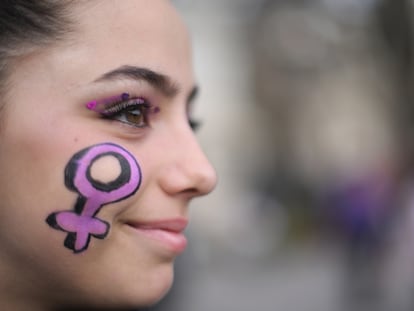 Una mujer participa en una de las convocatorias del pasado 8-M en Madrid.