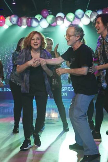 Carmen Machi y Fernando Colomo, en el rodaje de 'La tribu'.