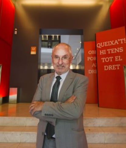 Rafael Ribó, en la oficina del Síndic.