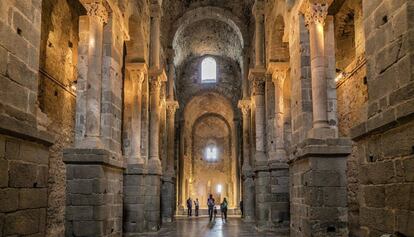 Interior de Sant Pere de Rodes.