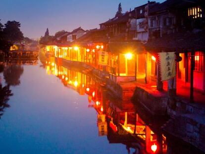 Amanecer en Xitang, en la provincia oriental de Zhejiang (China).