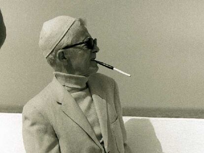 Paul Bowles, fotografiado en Tánger en 1975.