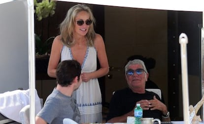 Cavalli con Sharon Stone en su barco en el &uacute;ltimo festival de Cannes.