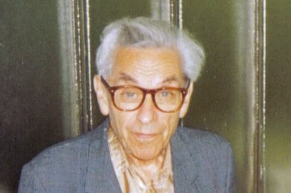El famoso matemático húngaro Paul Erdös hizo diversas aportaciones sobre los llamados conjuntos de Sidon.