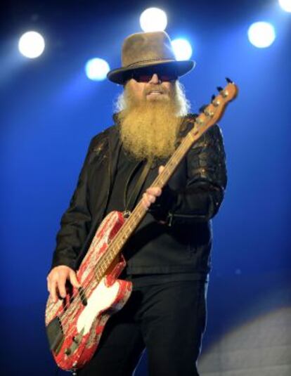 Dusty Hill, de la banda ZZ Top.