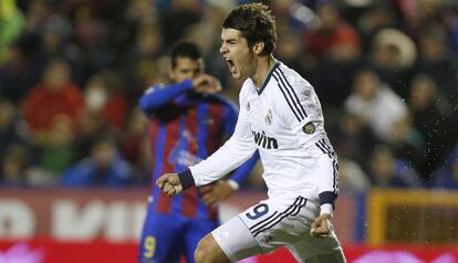 Alvaro Morata celebra su gol, el segundo del Real Madrid.