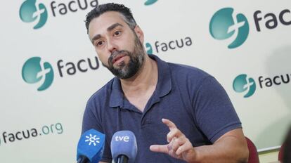 Rubén Sánchez, de Facua, esta mañana en Sevilla.