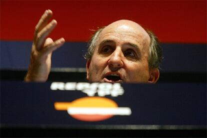 El presidente de Repsol YPF, Antonio Brufau, durante su discurso a los accionistas.