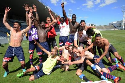 Los jugadores del Mónaco celebran el regreso a Primera, ayer.