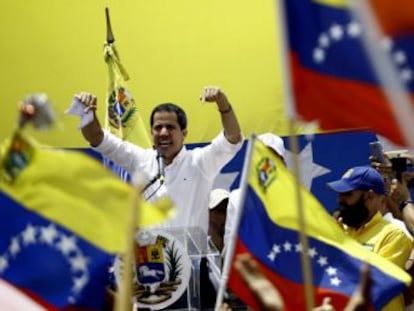 El líder de la oposición comienza a formar Gabinete, lo que supone una agudización del conflicto institucional que se vive en la Venezuela de dos presidentes