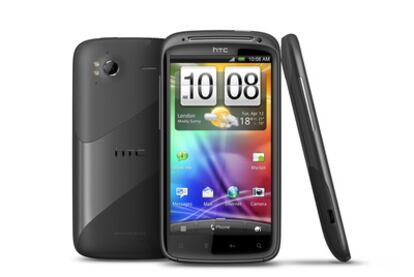 Teléfono móvil con el sistema operativo Android, modelo Sensation, de HTC.