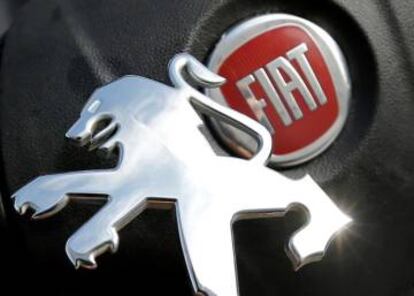 Logos de Peugeot y Fiat.