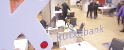 Kutxabank aprovecha su red para la venta de seguros.