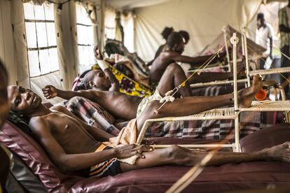 En el mes de diciembre, se calcula que murieron más de mil personas sólo en Bangui. En los hospitales y clínicas en los que trabaja MSF se trataron a más de 2300 heridos.