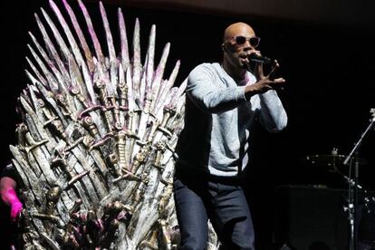 El rey Joffrey escucharía hip hop si pudiera y luego haría estas cosas.