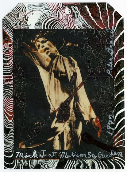 'Mick Jagger Jacket Cover, Madison Square Garden', 1972 / 2003. Imagen 'polaroid' que luego Peter Beard retocaba.
