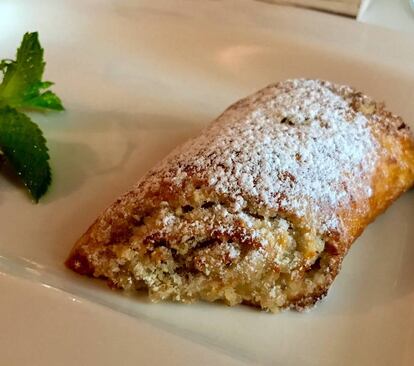 STRUDEL DE MANZANA Y CANELA / CAPEL