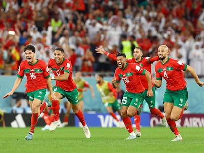 Los jugadores de la selección de Marruecos celebran su victoria en la tanda de penaltis ante España, en los octavos de final del pasado Mundial.