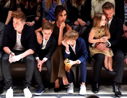 La familia Beckham al completo, en el desfile de Burberry en Los &Aacute;ngeles la semana pasada.