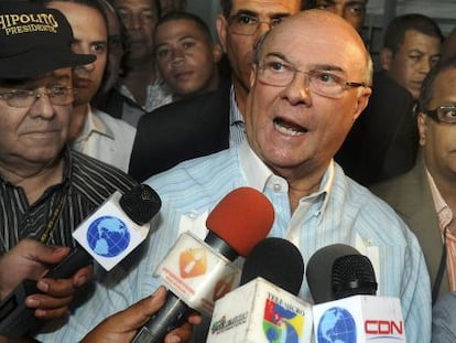 El expresidente Mejía, el domingo.