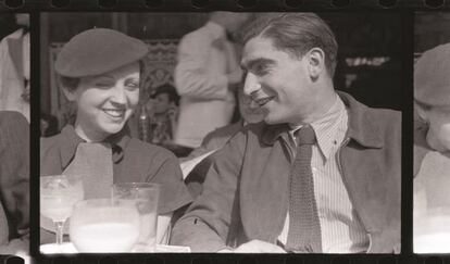 Los fotógrafos Gerda Taro y Robert Capa.