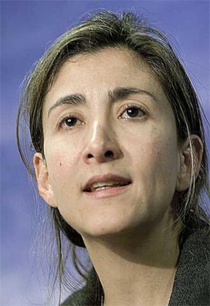 El pasado 27 de febrero, Colombia conmemoró con un concierto en Bogotá los 4 años de secuestro de Ingrid Betancourt, candidata presidencial cuando ocurrió aquel hecho, y su asesora personal, Clara Rojas, por las FARC. En 80 países se celebraron actos de solidaridad similares, en especial en Francia, donde Ingrid, ciudadana colombiano-francesa por su primer matrimonio es vista como una heroína.