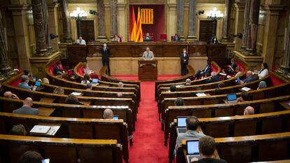 El president de la Generalitat, Quim Torra, durante el debate la gestión de las residencias para personas mayores.