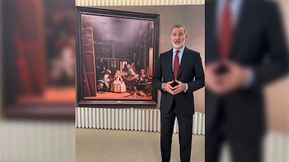 El rey Felipe VI explica 'Las meninas' de Velázquez, en una imagen extraída de un vídeo distribuido por el Museo del Prado.