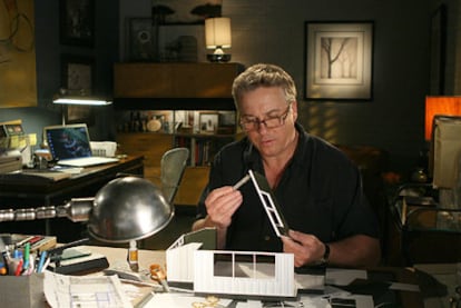 Gil Grissom, de <i>CSI Las Vegas</i>, en el laboratorio.