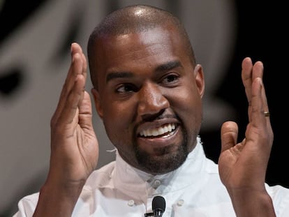 Kanye West explicando, en Cannes (en 2014), que se sienta a la derecha de Dios.