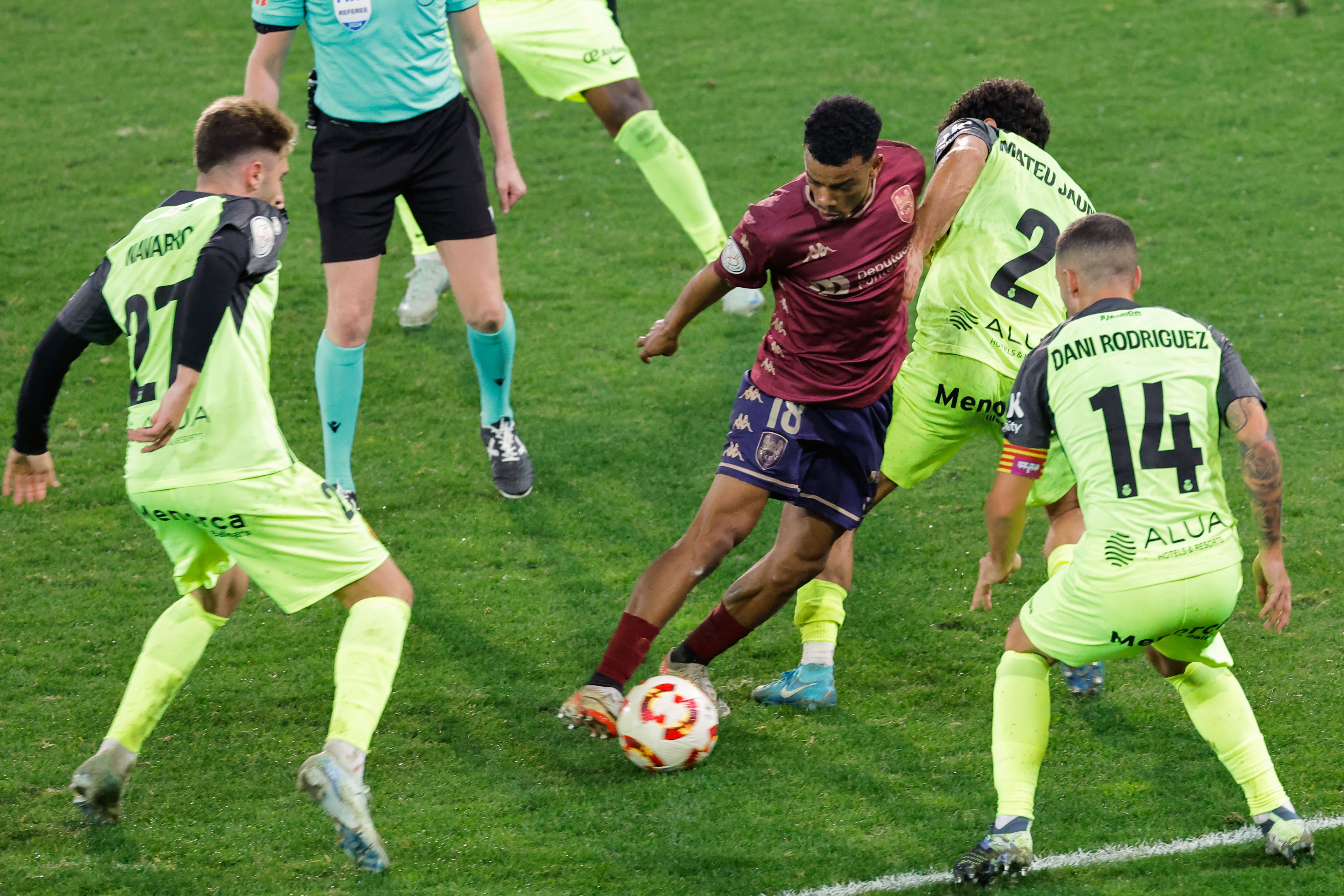 El pontevedra golea y elimina de la Copa al subcampeón Mallorca con un 3-0