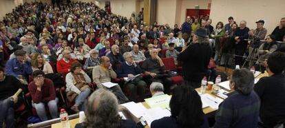 Imagen de una asamblea de Guanyem Val&egrave;ncia celebrada el pasado mes de febrero en el sindicato CC.OO. de Valencia. 