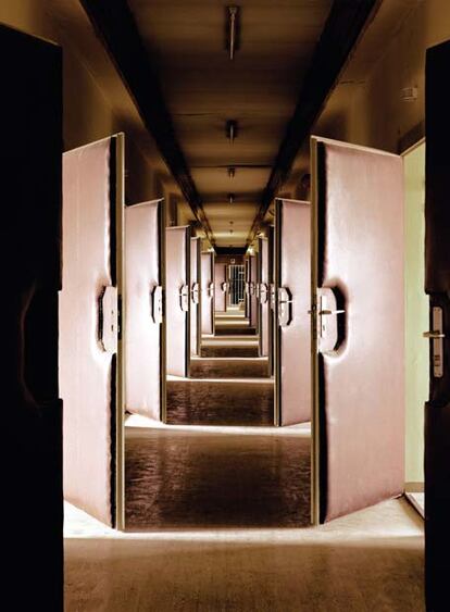 <i>Hohenschönhausen Vernehmertrakt</i>, en la exposición <i>Stasi: secrete rooms</i>.