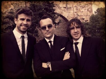 Gerard Piqué, Risto Mejide y Carles Puyol, a su llegada a la boda de Andrés Iniesta