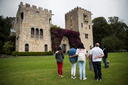 Un grupo de turistas visita el Pazo de Meirás, en una imagen de archivo.