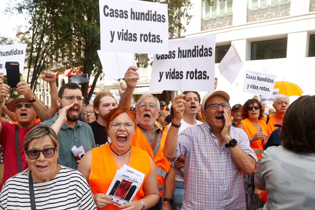Los vecinos sin casa por culpa de la línea 7B de Metro ganan en los ...