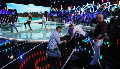 Los preparativos de una gala de ‘Supervivientes’, programa de Telecinco.