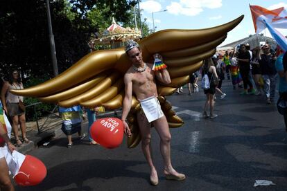 Ambiente durante la celebración del Orgullo Gay en Madrid.