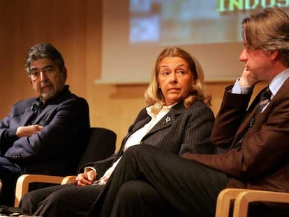 Sonny Metha, Beatriz de Moura y Jürgen Boss (de izquierda a derecha), ayer en el simposio.