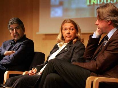 Sonny Metha, Beatriz de Moura y Jürgen Boss (de izquierda a derecha), ayer en el simposio.