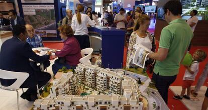 La mitad de los compradores de vivienda dispone de menos
del 10% del importe de la vivienda.