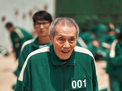 El actor Oh Young Soo, en una escena de la serie 'El juego del calamar', donde interpreta al jugador número 1.