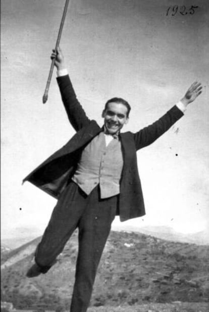 El poeta Federico García Lorca retratado por el cineasta Luis Buñuel, en 1925.