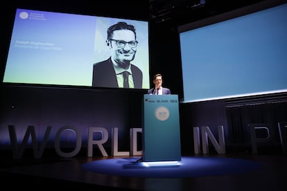  El presidente del Grupo Prisa, Joseph Oughourlian, durante su intervención en el foro World in Progress celebrado en Barcelona este lunes. 