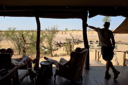 Un campamento de alta gama en el Parque Nacional Hwange, en Zimbabue.