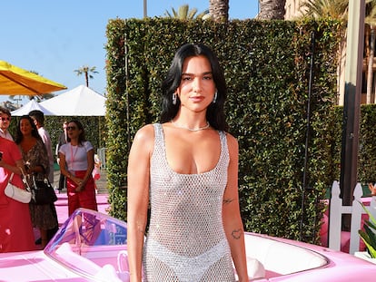 La cota de malla transparente de Dua Lipa y todas las demás locuras del estreno de ‘Barbie’ en Los Ángeles